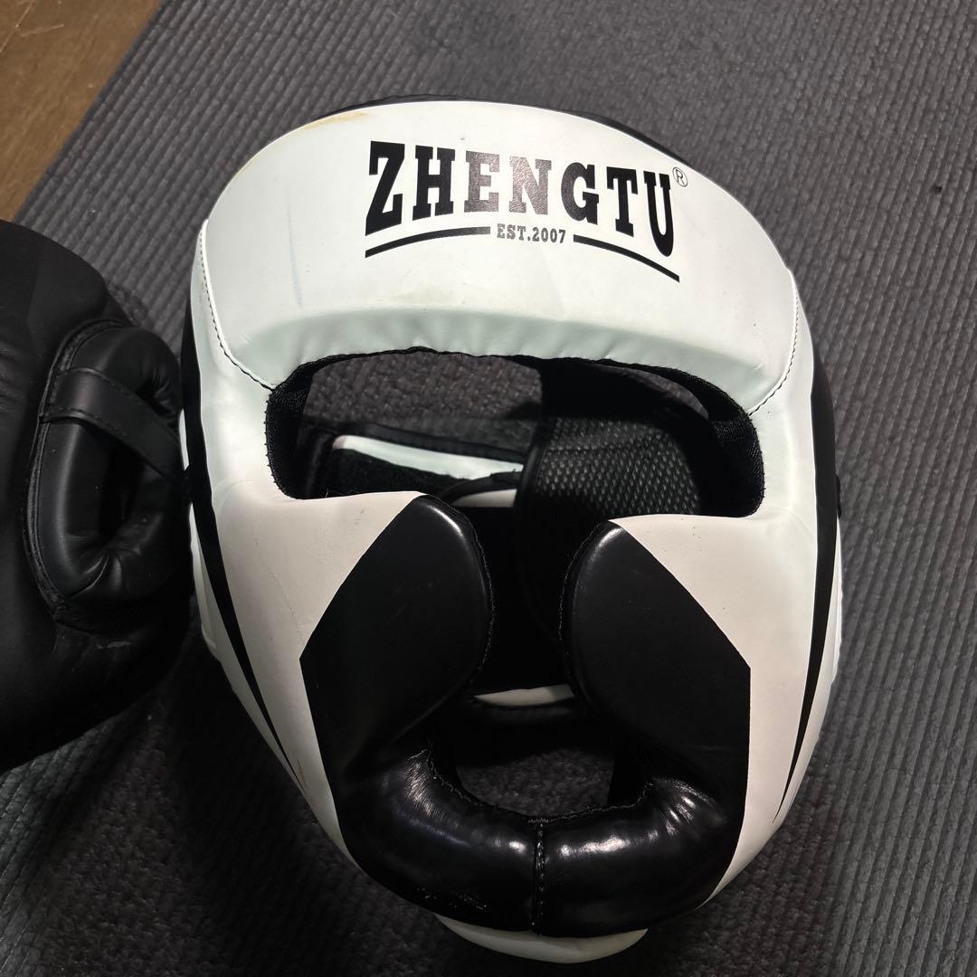 モ*チ様 Winning パンチングミット ブラック ヘットギア2個セット売り