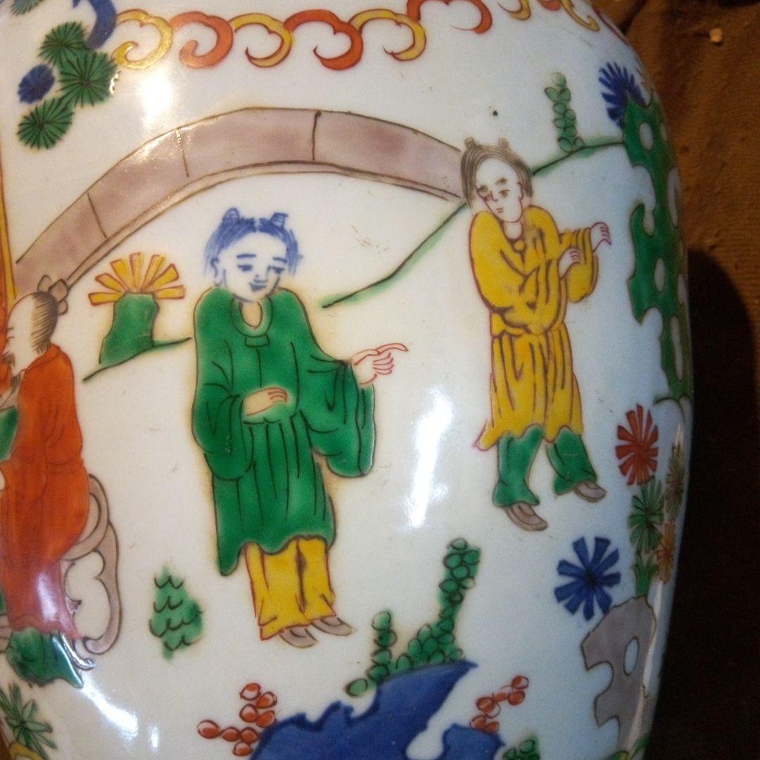 大明萬年製 陶器の壺　人物