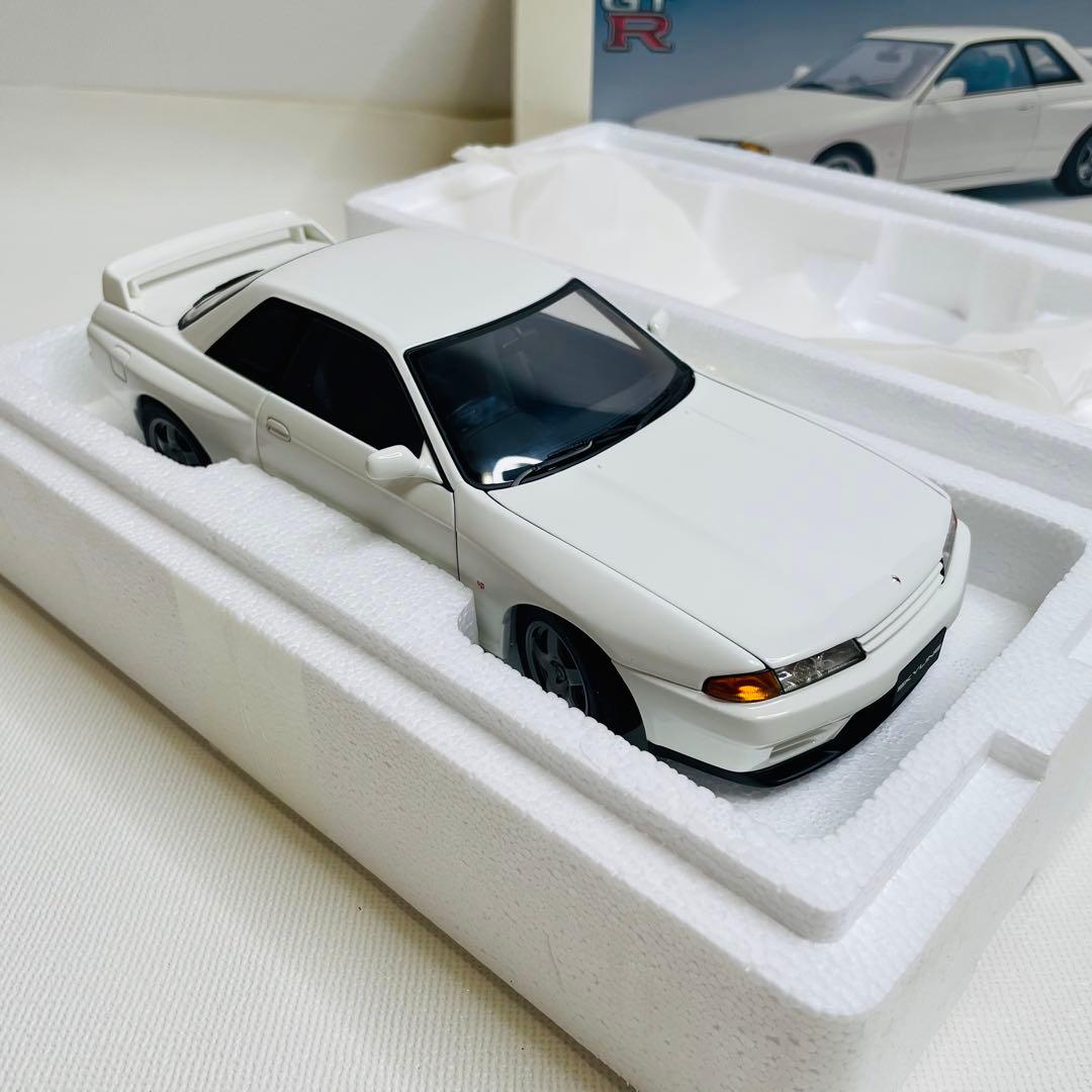 ミニカー AUTOart 1/18 NISSAN SKYLINE GT-R R32