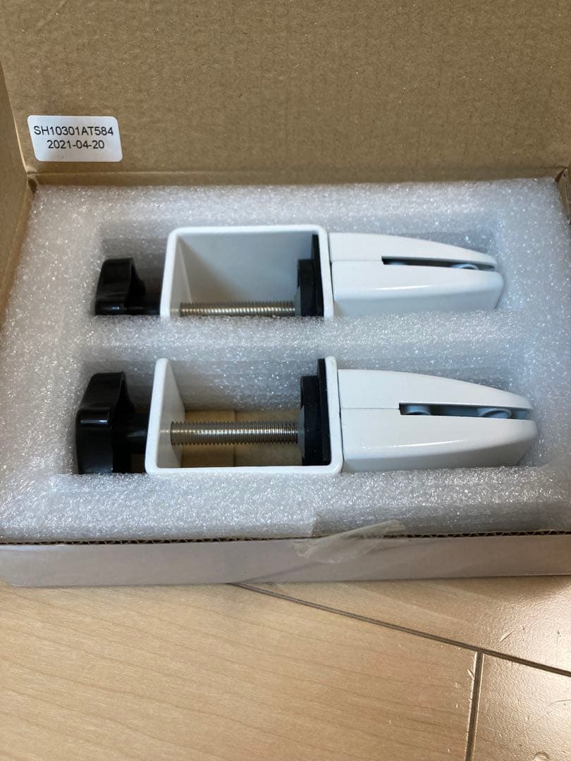 パーテーションとクランプのセット