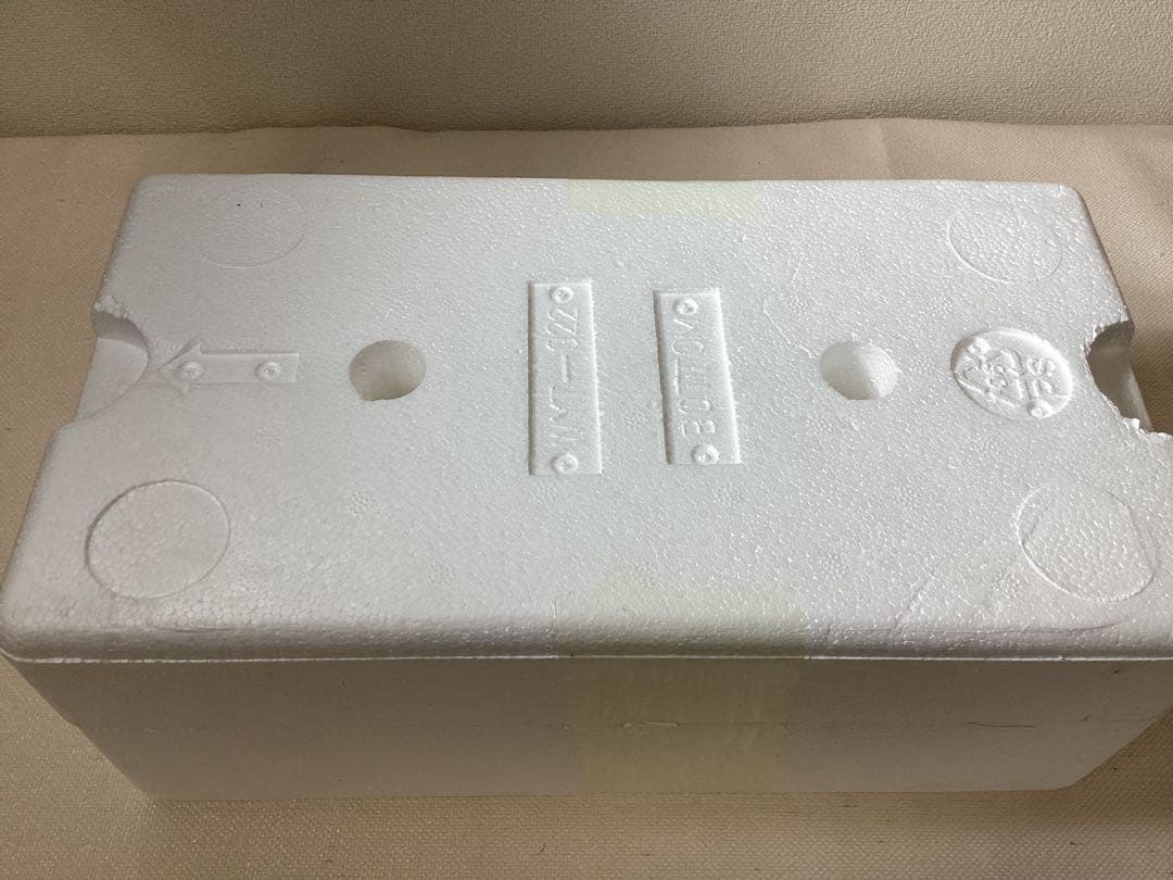 京商1/18 アウディAudi R8 V10 プラスクーペ　カモフラグリーン