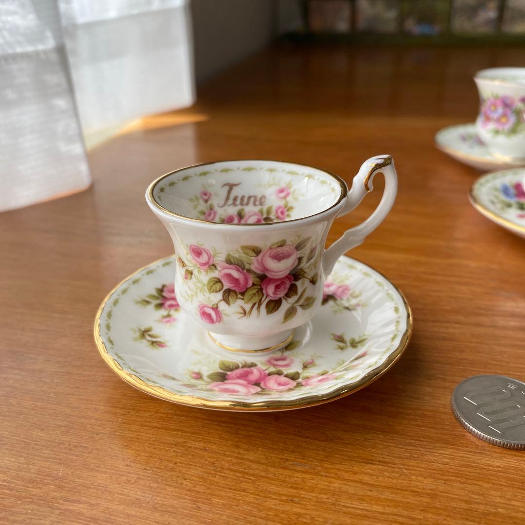 ロイヤルアルバート　フラワーオブザマンス　ミニチュア　カップ＆ソーサー