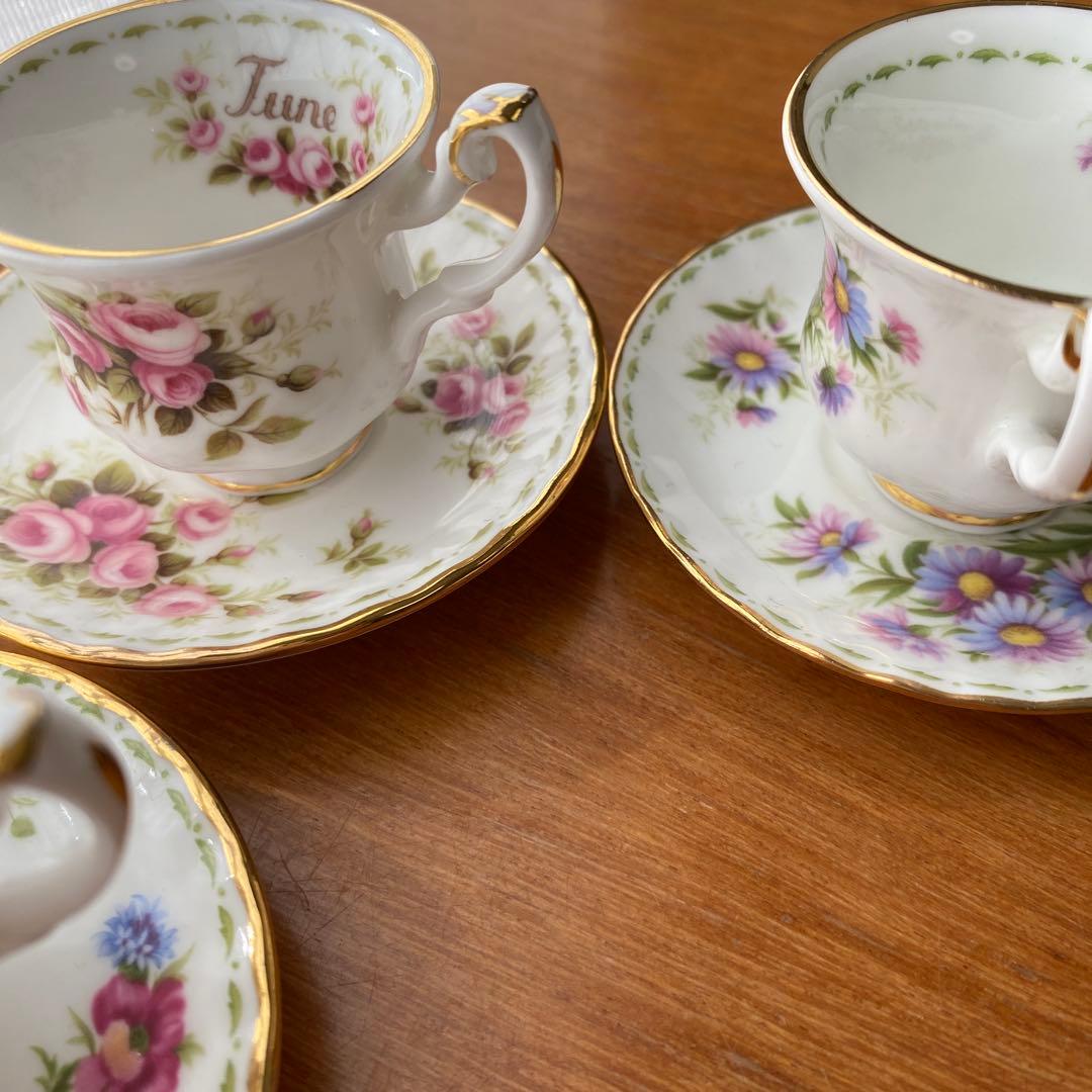 ロイヤルアルバート　フラワーオブザマンス　ミニチュア　カップ＆ソーサー