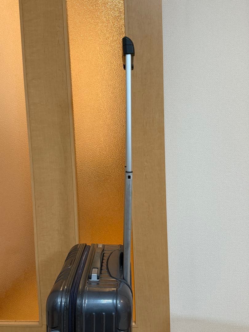 リモワ　RIMOWA サルサデラックス　2輪　32L 機内持込　グレー