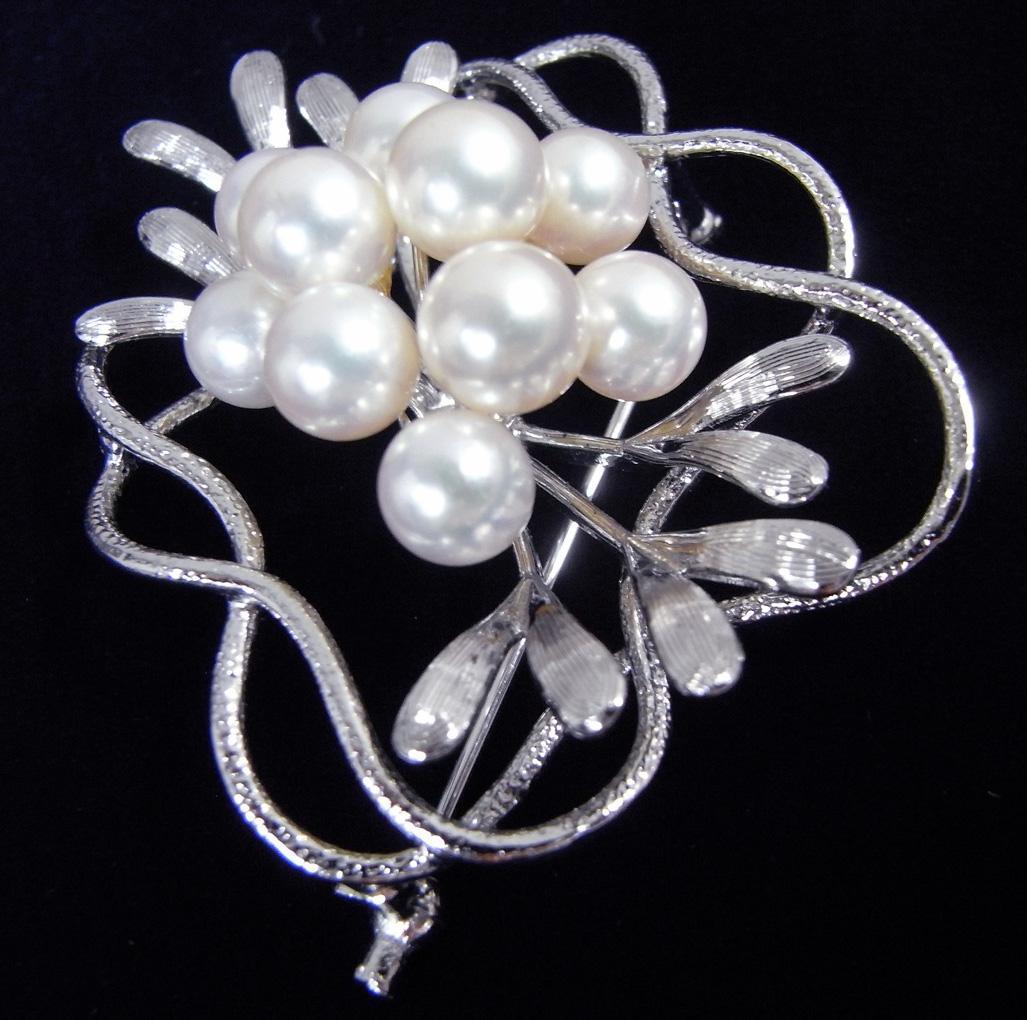 Moon★925シルバー(銀製)★本真珠ブローチ（アコヤ真珠)１０粒