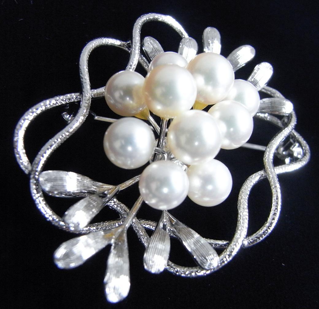 Moon★925シルバー(銀製)★本真珠ブローチ（アコヤ真珠)１０粒