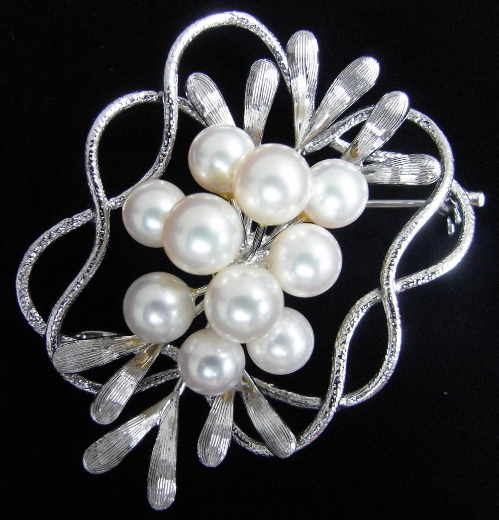 Moon★925シルバー(銀製)★本真珠ブローチ（アコヤ真珠)１０粒
