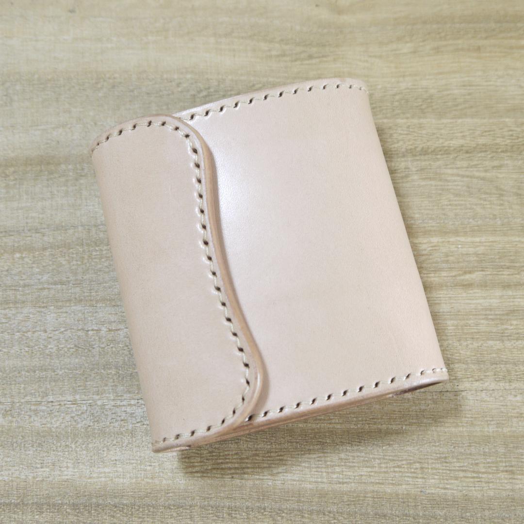 ヌメ革　栃木レザー　サドルレザー　コンパクトウォレット　三つ折り　生成り