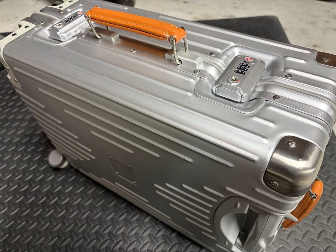 イノベーター スーツケース 機内持ち込み 36L INV1811 シルバー