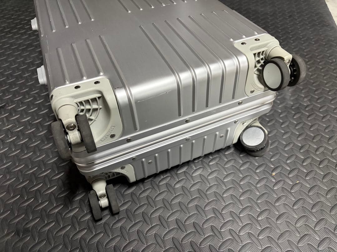 イノベーター スーツケース 機内持ち込み 36L INV1811 シルバー