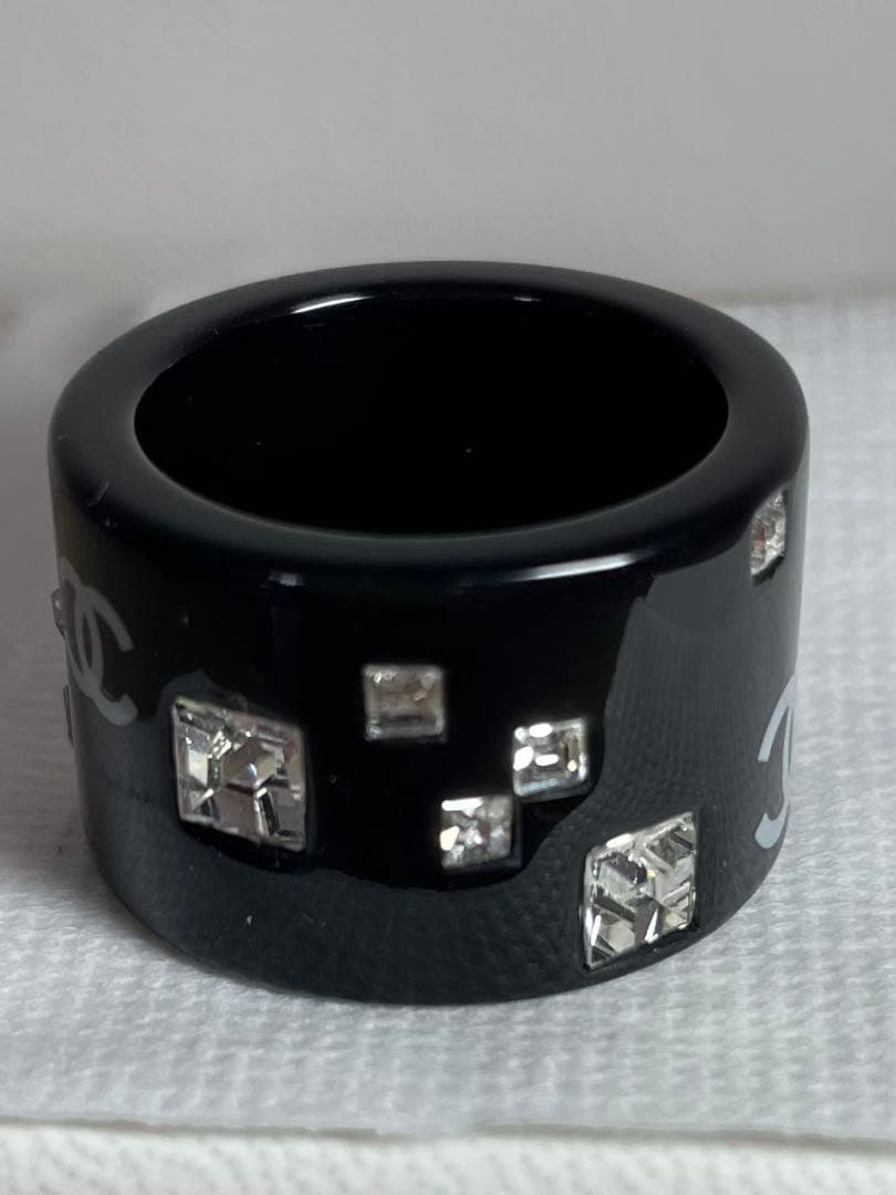 【もにょくろ】CHANEL ブラック リング クリスタル装飾　15号