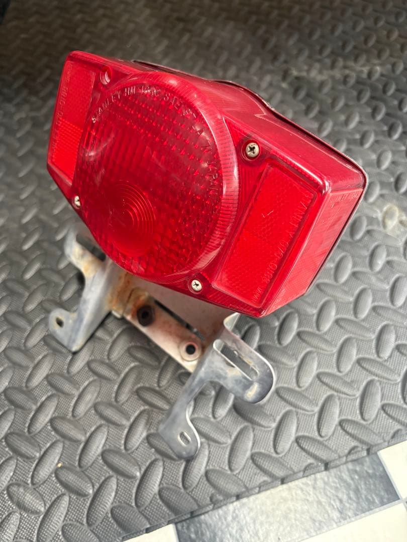 cb750four テールランプ　ブラケット　一式