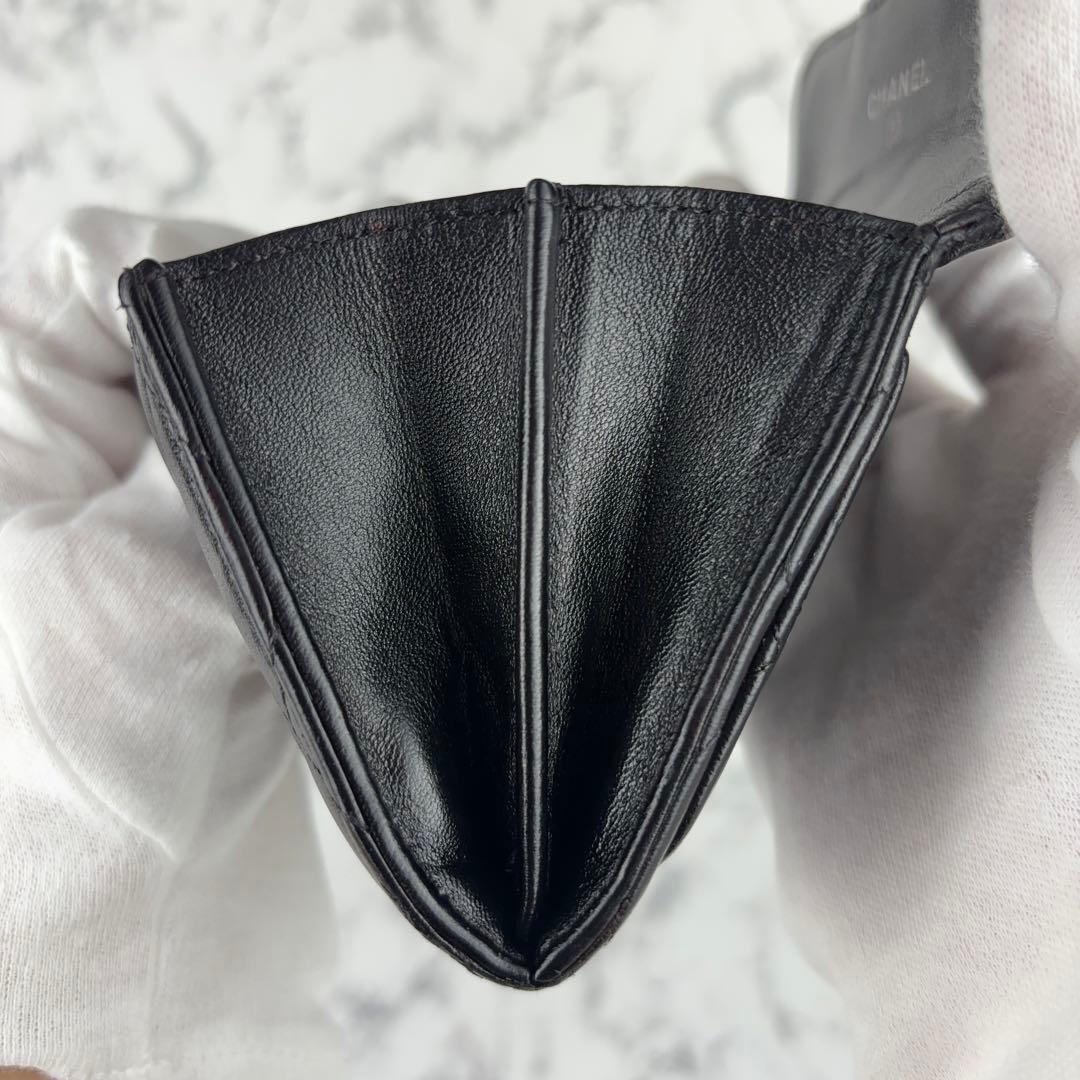 74 CHANEL ケース　マトラッセ　ラムスキン