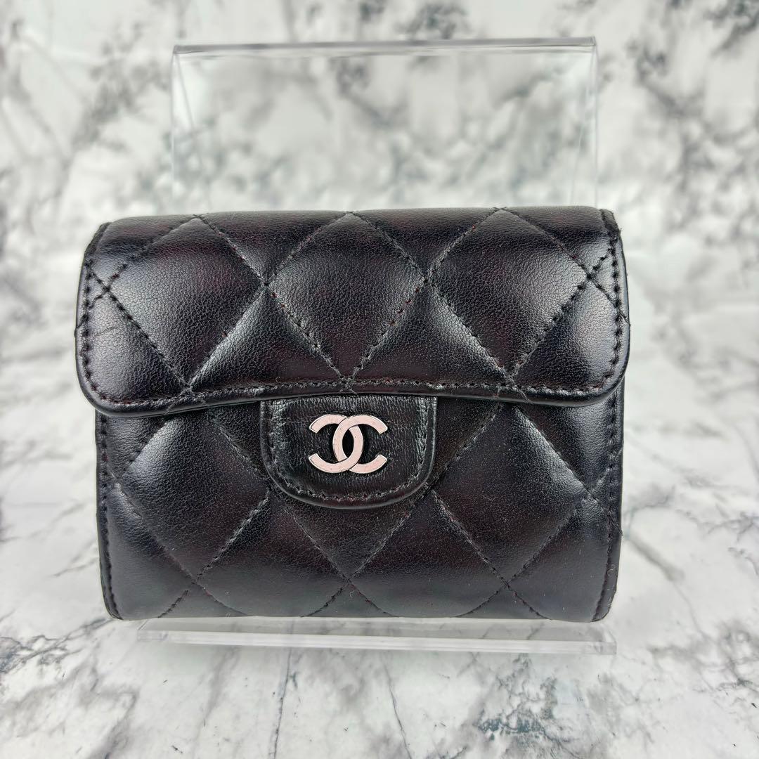 74 CHANEL ケース　マトラッセ　ラムスキン