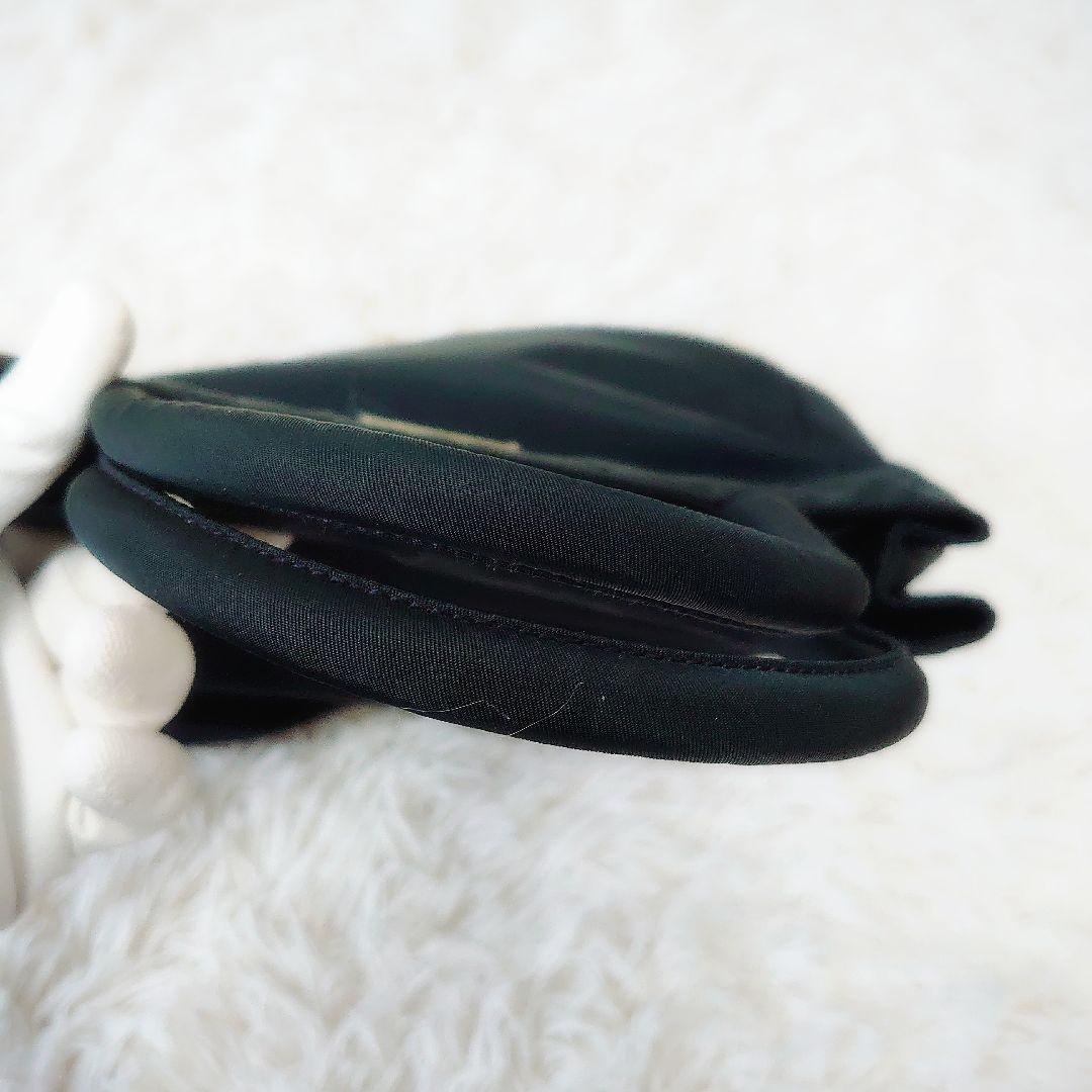 PRADA　ナイロン　ハンドバッグ　3角ロゴ 3層式　台形　グリーン系