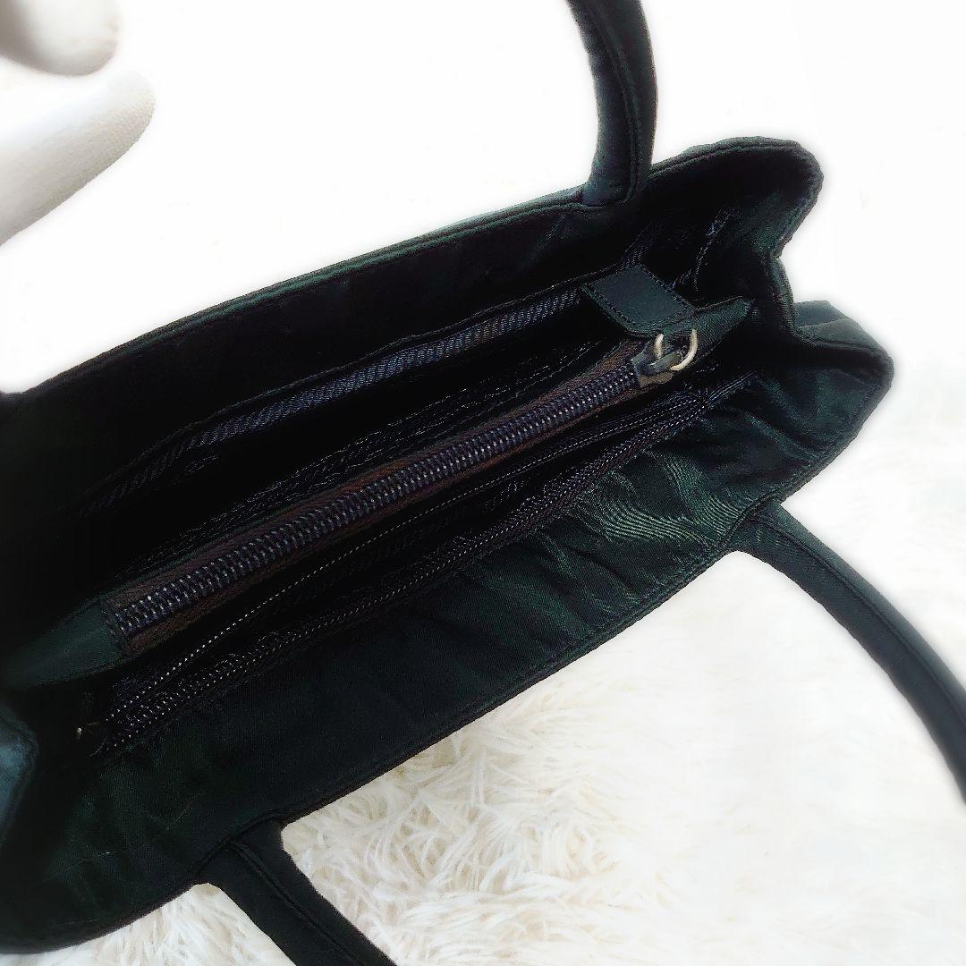 PRADA　ナイロン　ハンドバッグ　3角ロゴ 3層式　台形　グリーン系