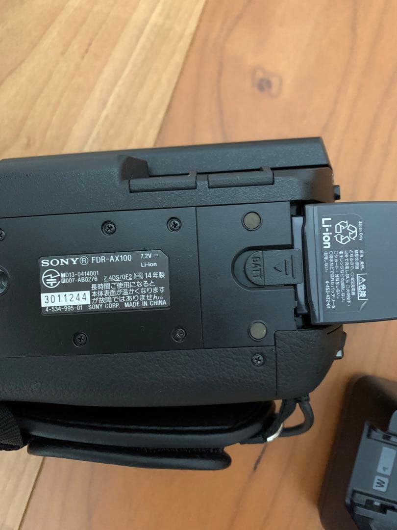 ソニー 4K ビデオカメラ FDR-AX100
