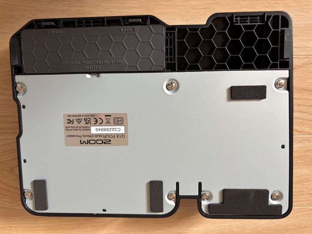 ZOOM G1X FOUR マルチエフェクター　〈アダプター付属〉