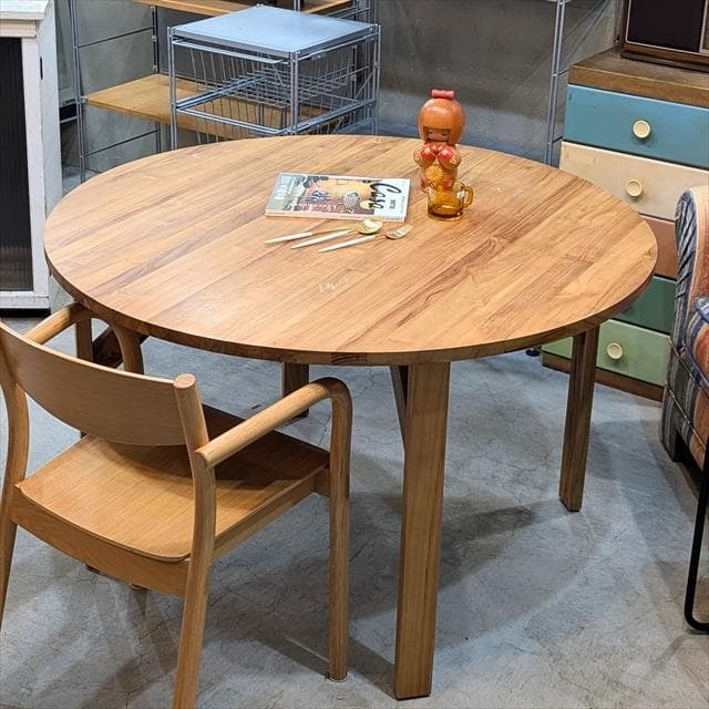 まあくん様 unico廃番SOTOラウンドダイニングテーブル