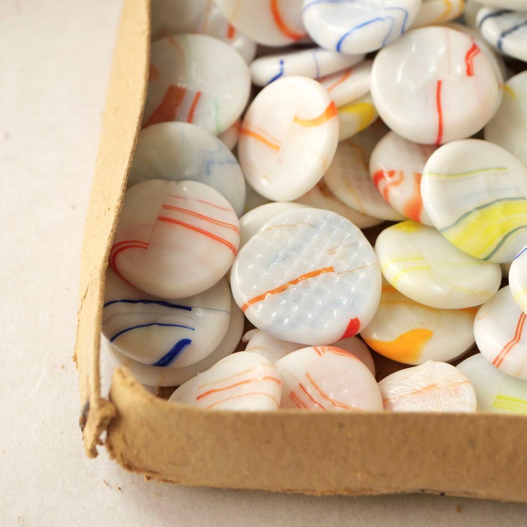 元箱入り乳白色マーブルおはじき 約140枚入り 豆けり 昭和 レトロ