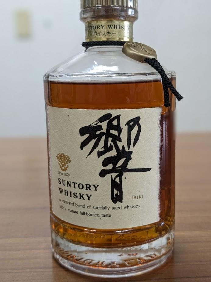 サントリー　響　700ML　未開栓　　初期モデル。希少品。送料無料