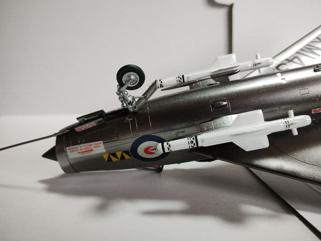 プラモデル完成機　1/48　E.E.ライトニングF1