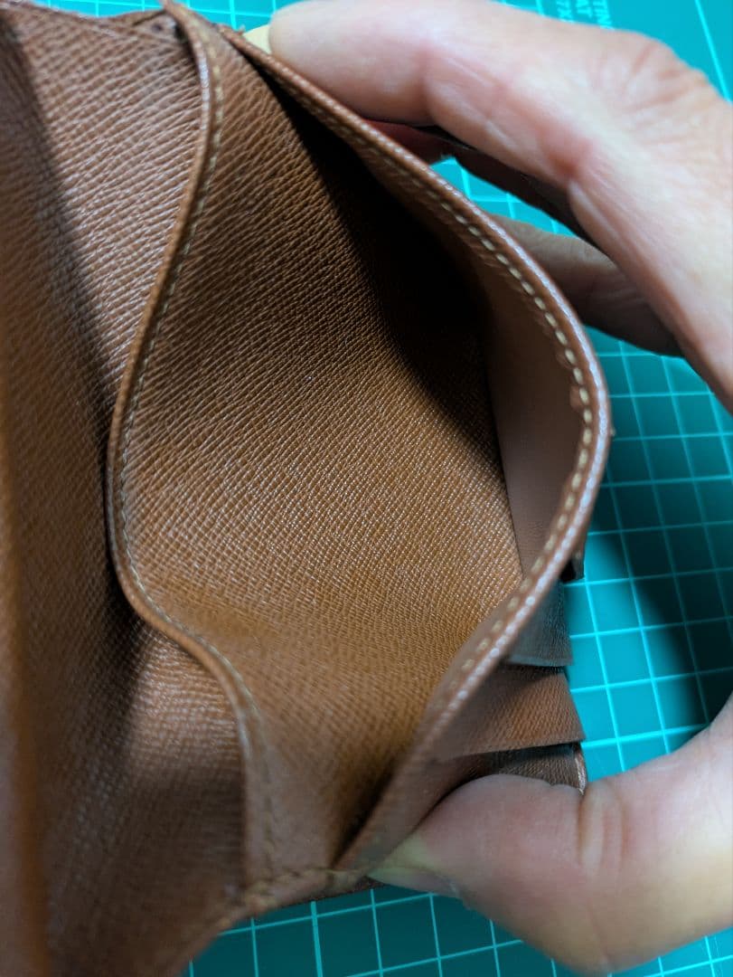 ルイ・ヴィトン　モノグラム　財布　2つ折り