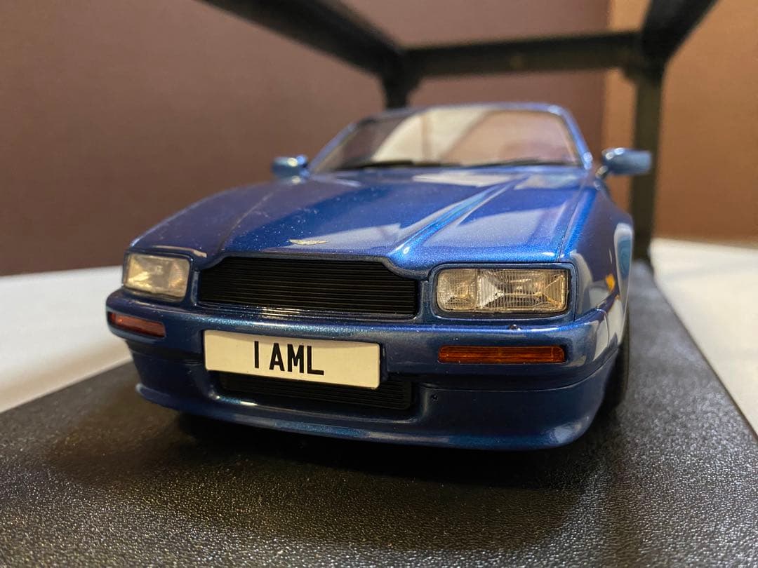 1/18 アストンマーチン　初代　ヴィラージュ