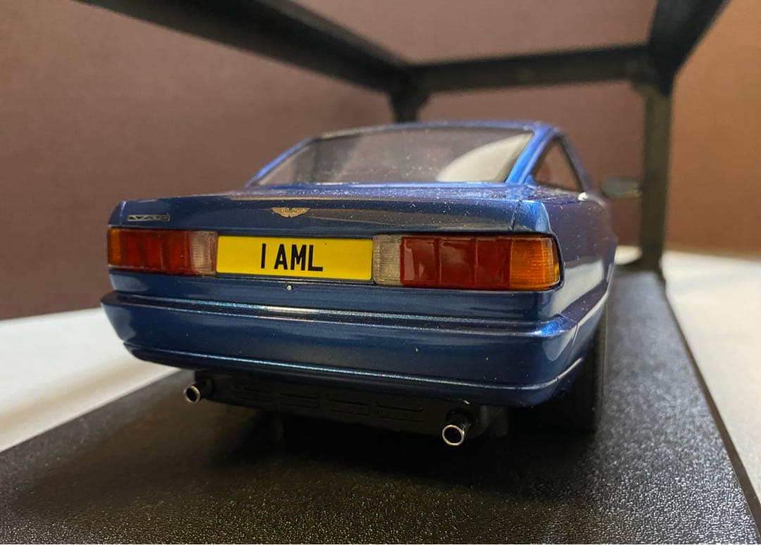 1/18 アストンマーチン　初代　ヴィラージュ