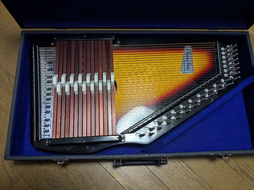 オートハープ　東海楽器(クロマハープ）綺麗な中古品　音出し確認のみ
