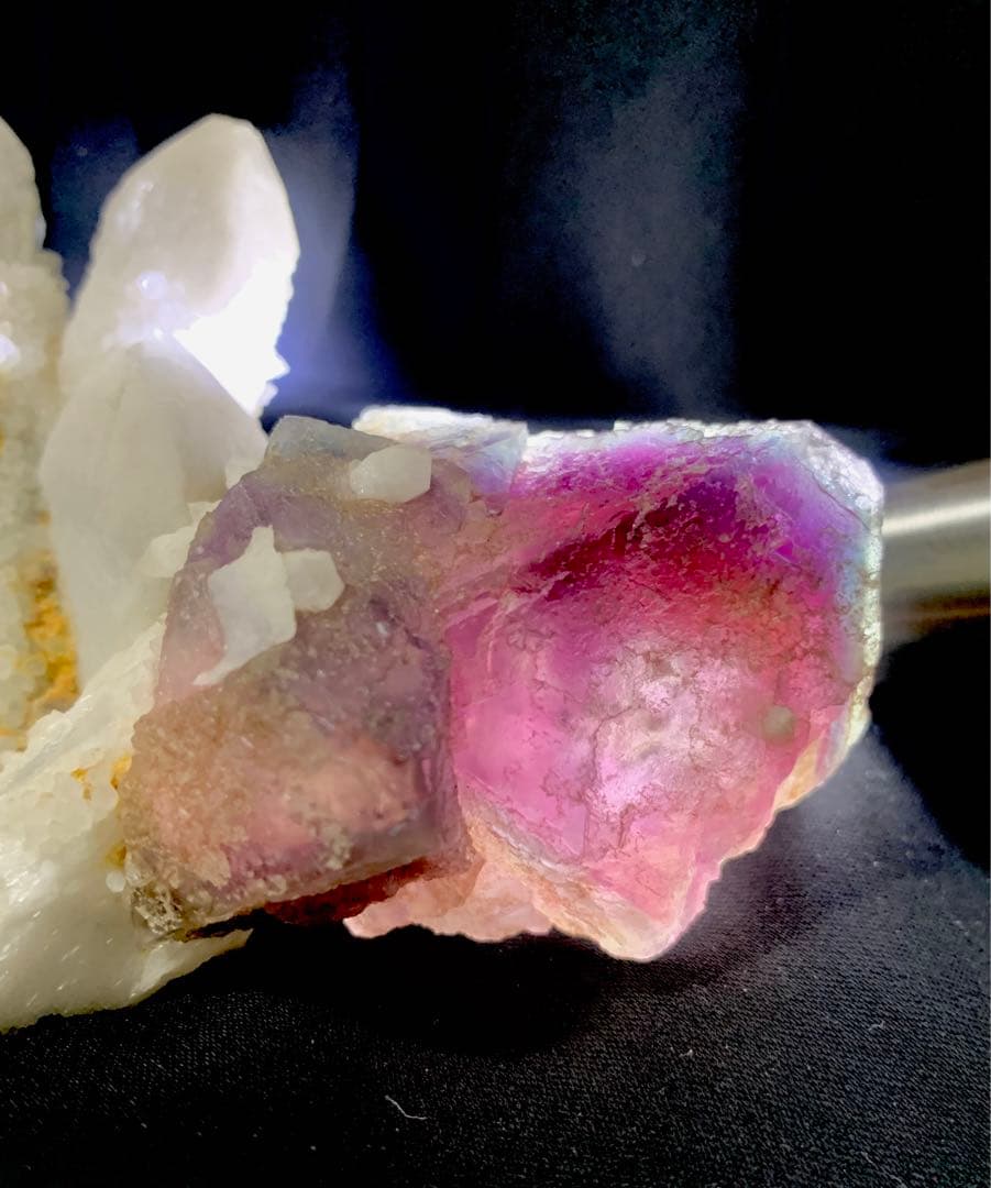 【超希少品・大サイズ】八面体蛍石＆キャンドルクォーツ　共生鉱物