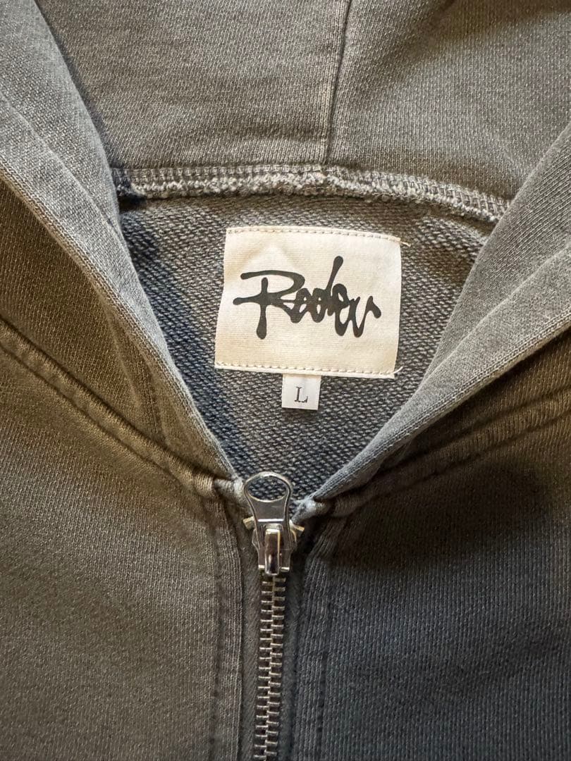 らっだぁのおみせ ロゴジップフーディ 15周年記念缶バッチ 付 1月26日まで！