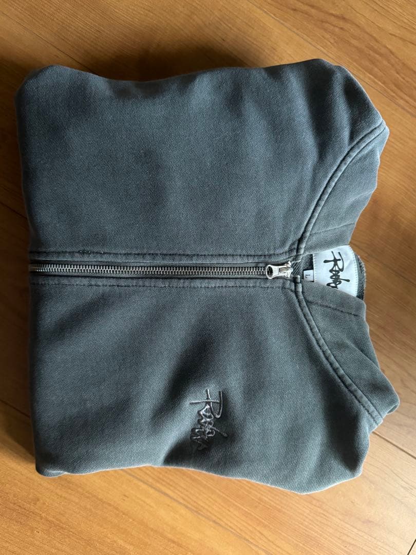 らっだぁのおみせ ロゴジップフーディ 15周年記念缶バッチ 付 1月26日まで！