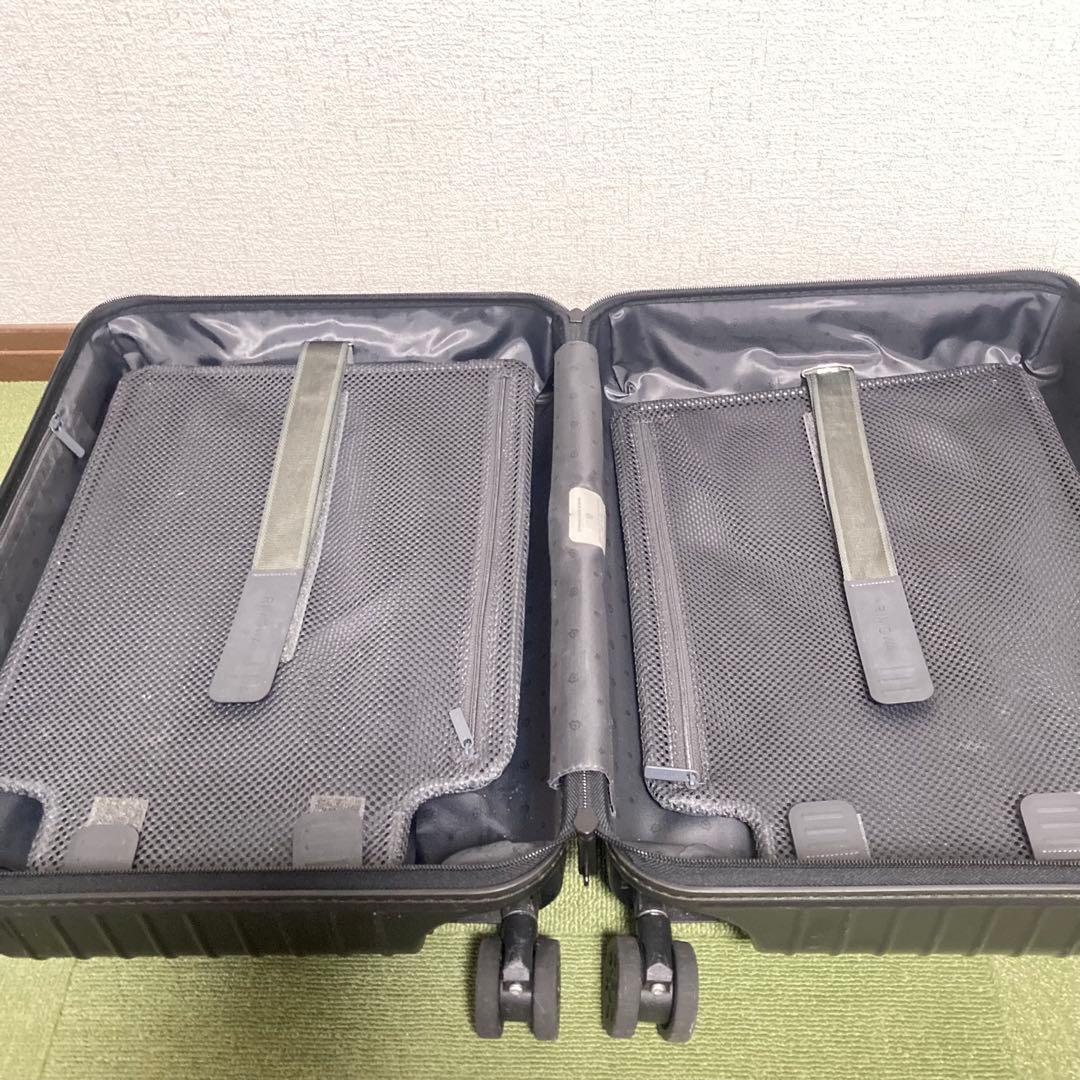 リモワ エッセンシャル キャビンS ブラック