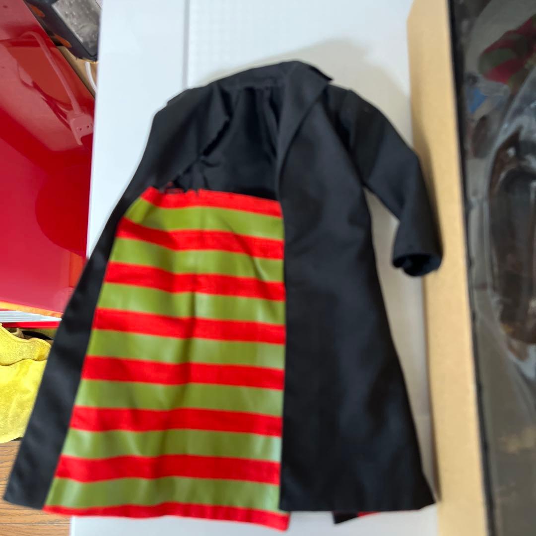 エルム街の悪夢　フレディ　サイドシヨウトイ製　　2004年