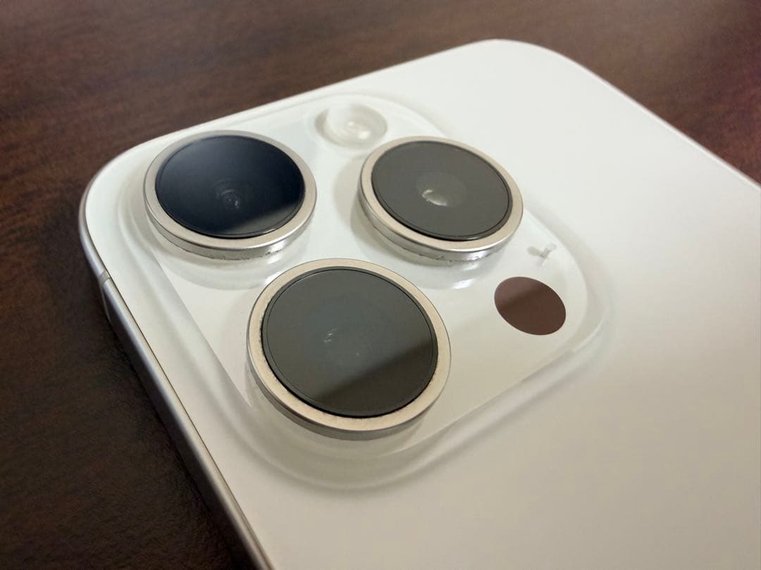 iPhone 15 Pro ホワイトチタニウム 256GB