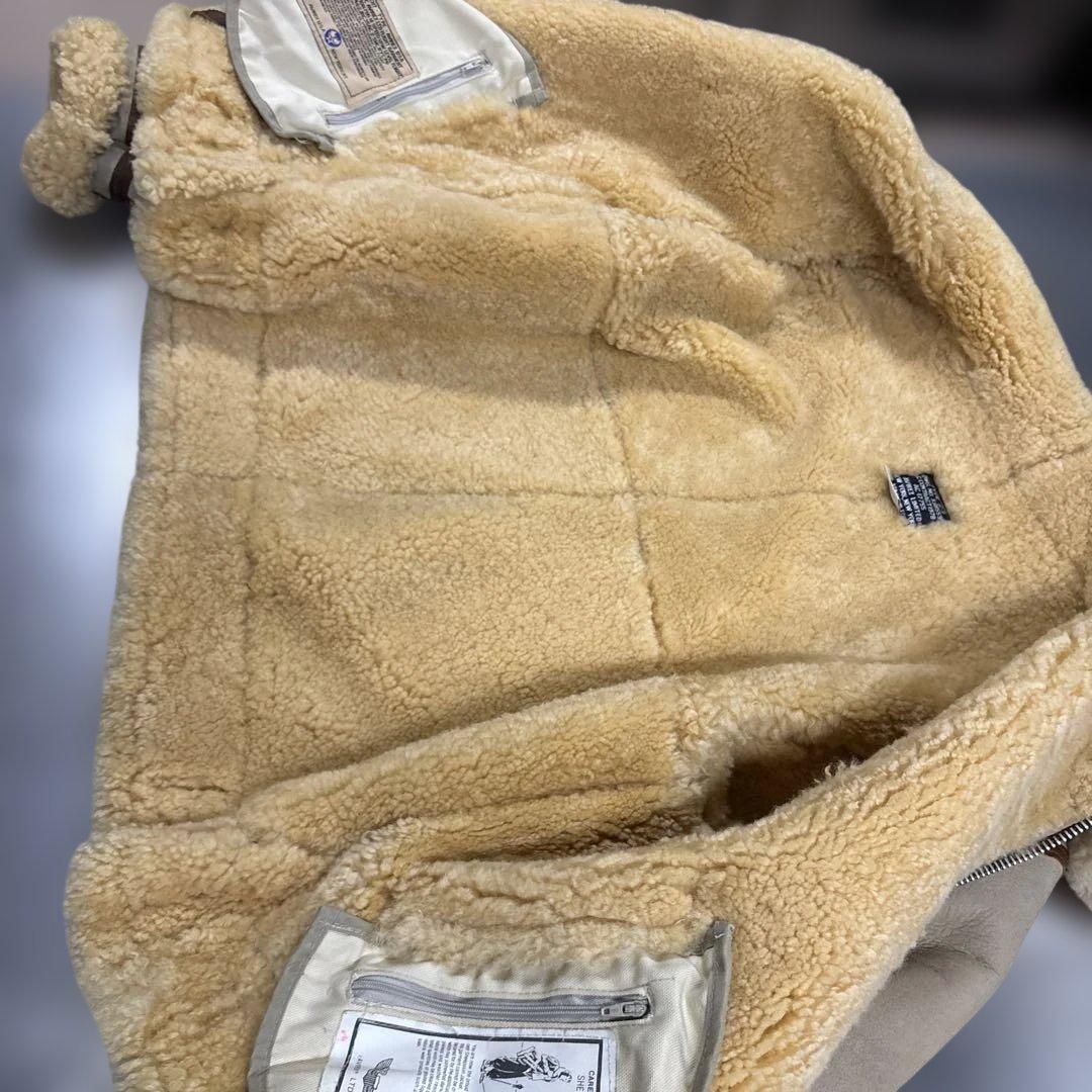 USA製AVIREX B-3レアカラーエクル