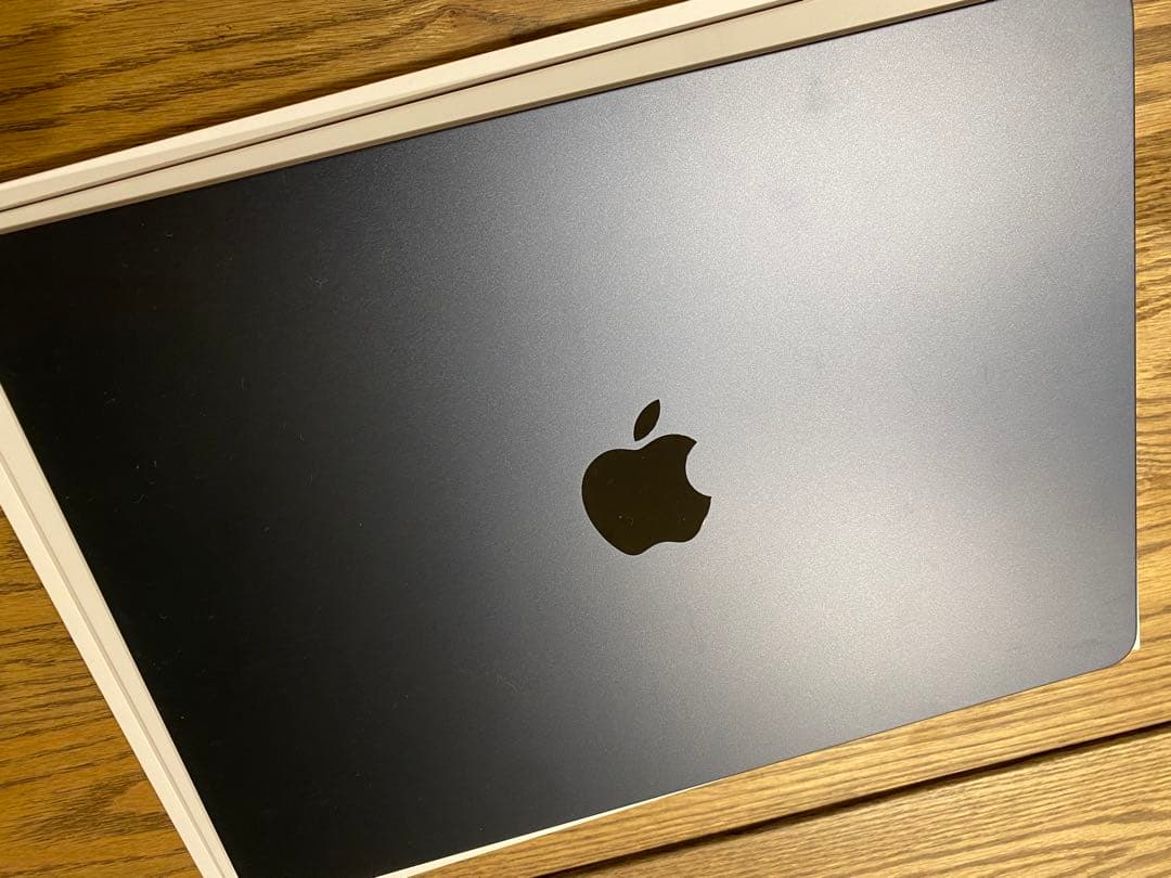 MacBook Air M2 8GB 13.6インチ　ミッドナイト