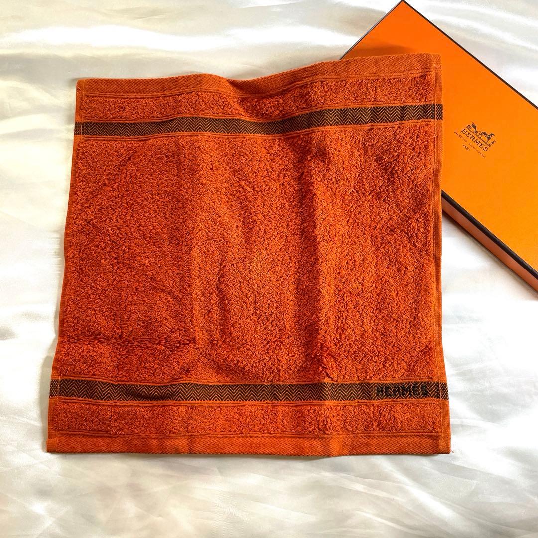 新品 HERMES エルメス　ハンドタオル　シェブロン　ユニセックス　箱付き