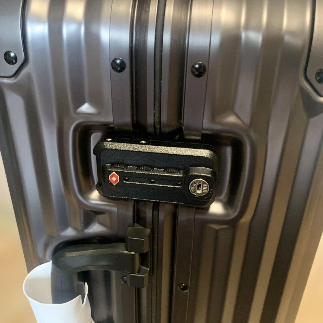 【新品未使用 】メルセデスベンツ AMG 33L スーツケース