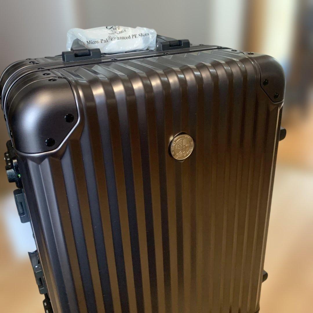 【新品未使用 】メルセデスベンツ AMG 33L スーツケース