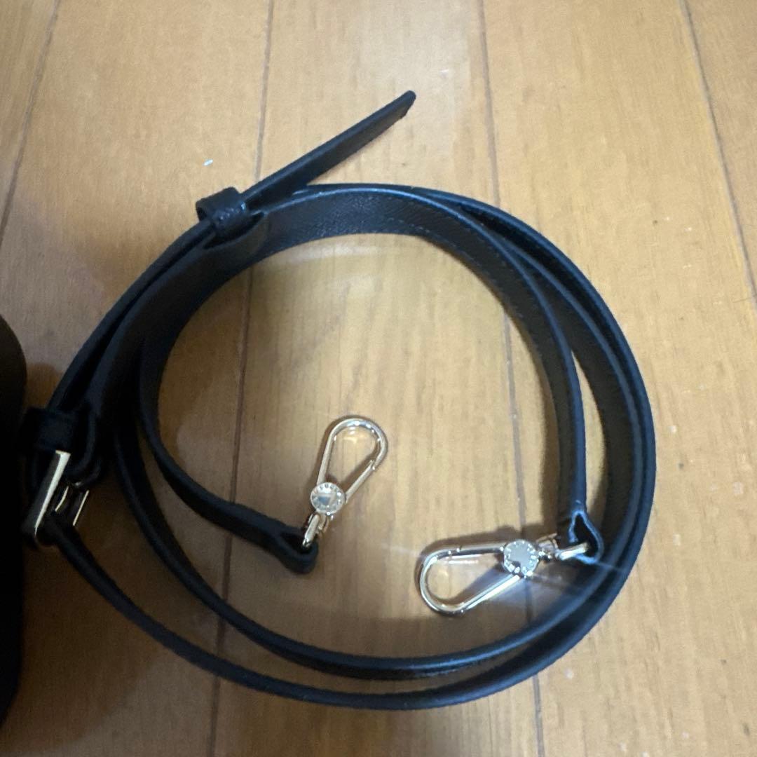 【特別価格お得】FURLA ブラック ハンドバッグ