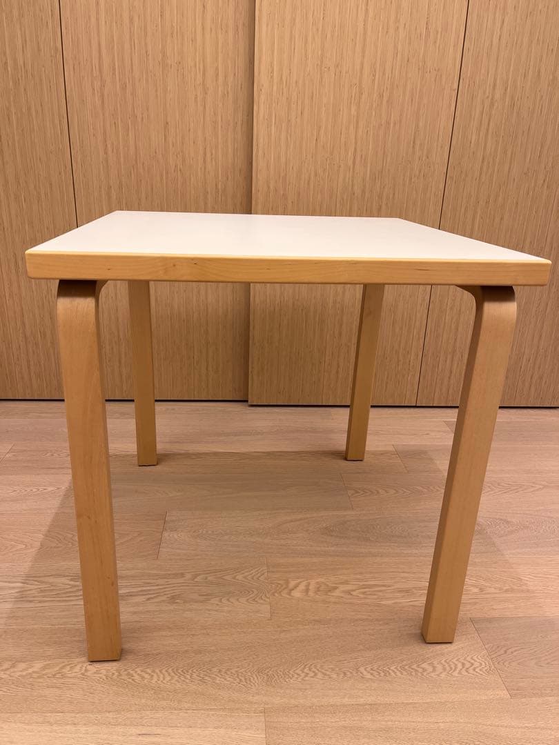 artek アルテック　テーブル81C ホワイトラミネート
