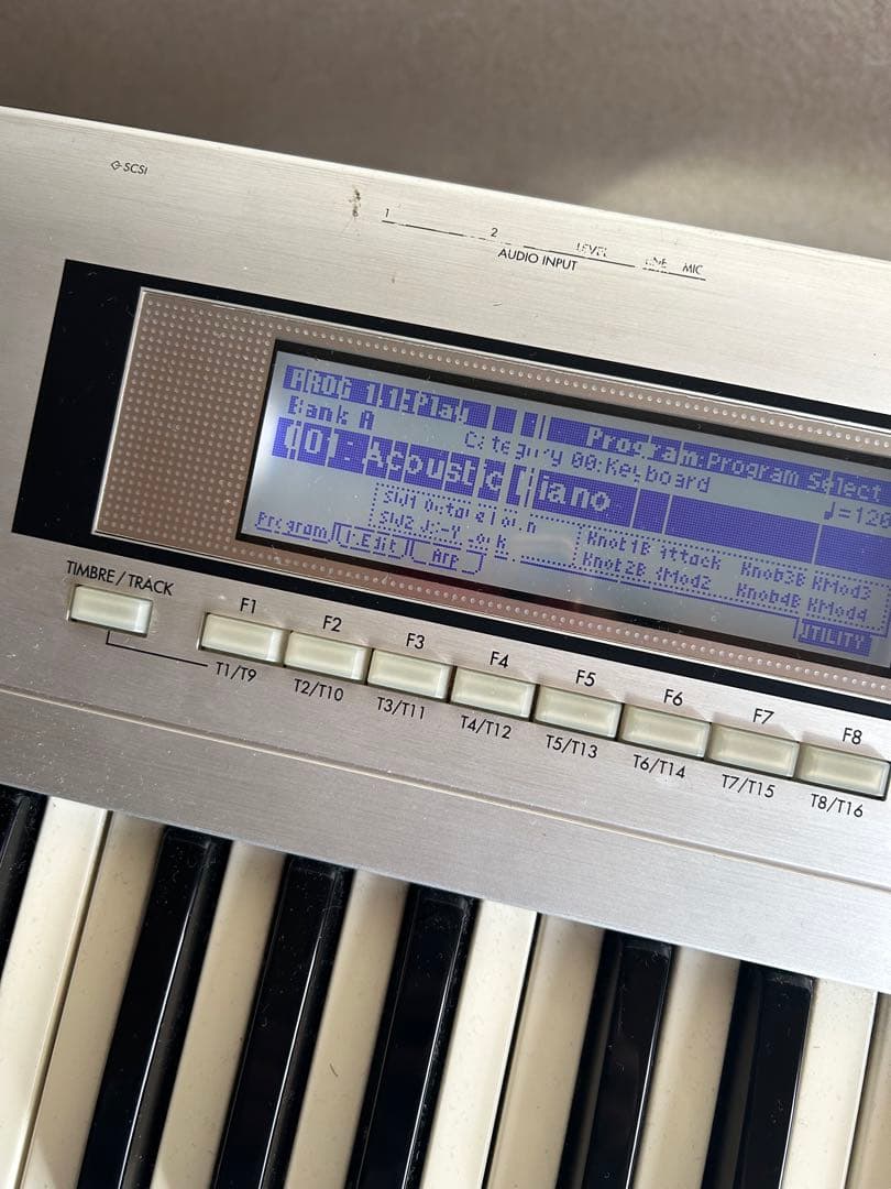 ボ*ト様 KORG Triton Le 61鍵 音楽ワークステーション