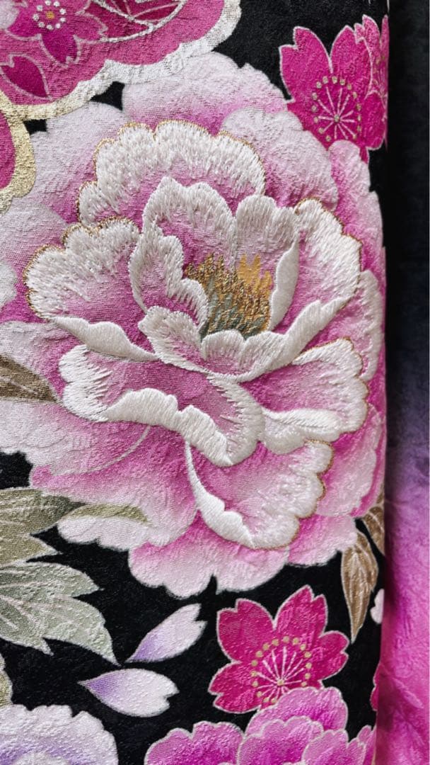 振袖フルセット振袖　花蝶文　黒地　金彩フルセット