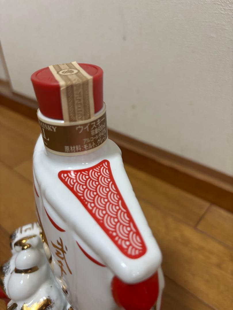 【未開栓】干支 巳 宝船型 陶器 ウイスキー サントリー ローヤル12年
