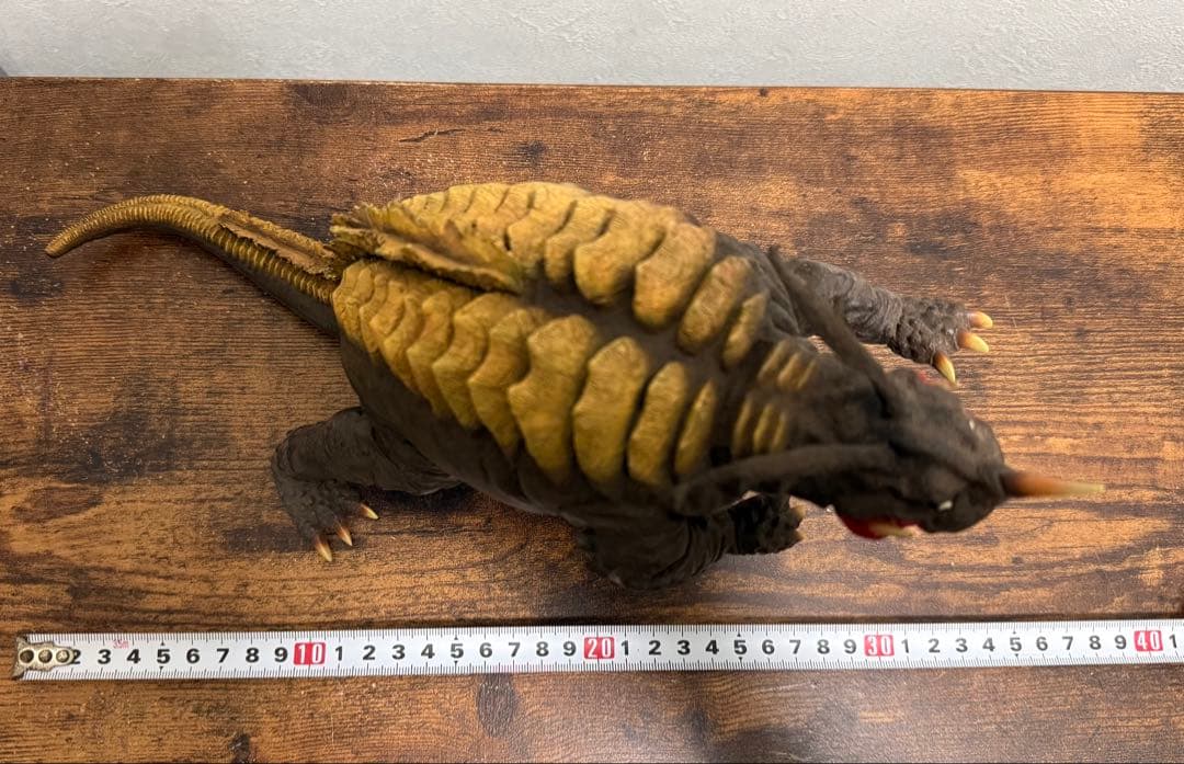 透明怪獣　ネロンガ　単品