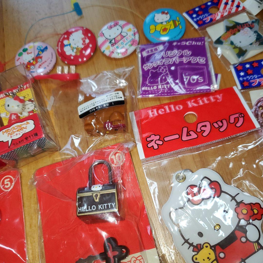 平成レトロ　平成女児　サンリオ　キティ　ノベルティ缶バッジ　キーホルダー　セット