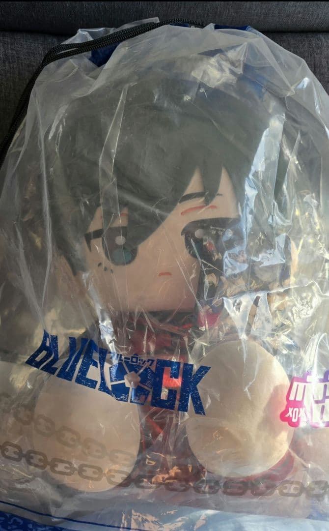 ブルーロック　糸師凛　お座りぬいぐるみ