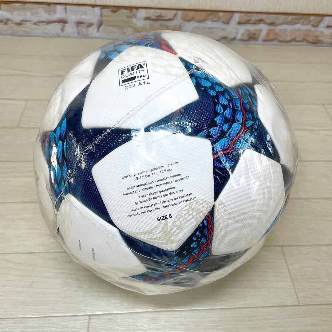 希少　未開封　サッカーボール　UEFA 2017　カーディフ 公式　試合球　5号